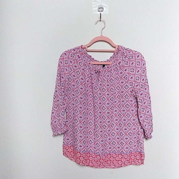 Talbots Geometric Print V Neck Tie Neck Quarter Sleeve Blouse Size Small - Picture 1 of 9